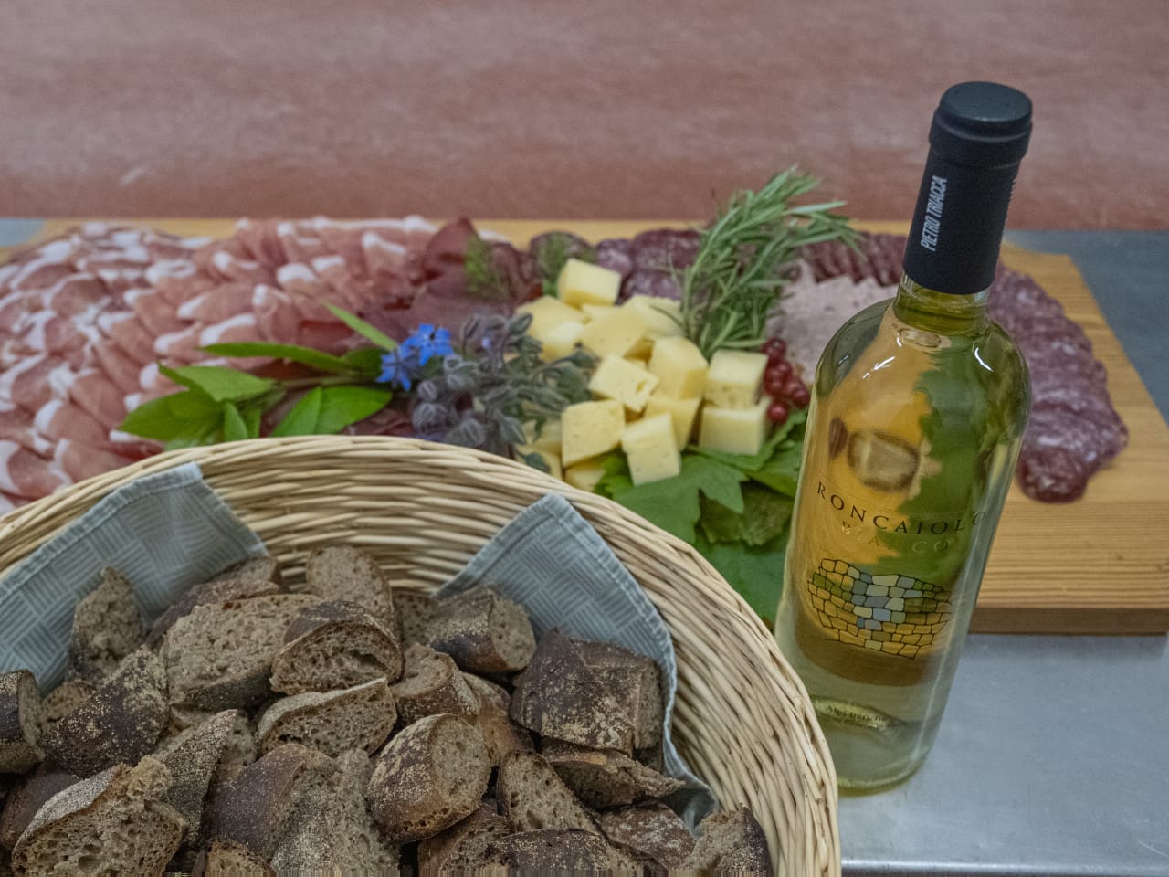 Aperitivo in Casa Sociale a Viano